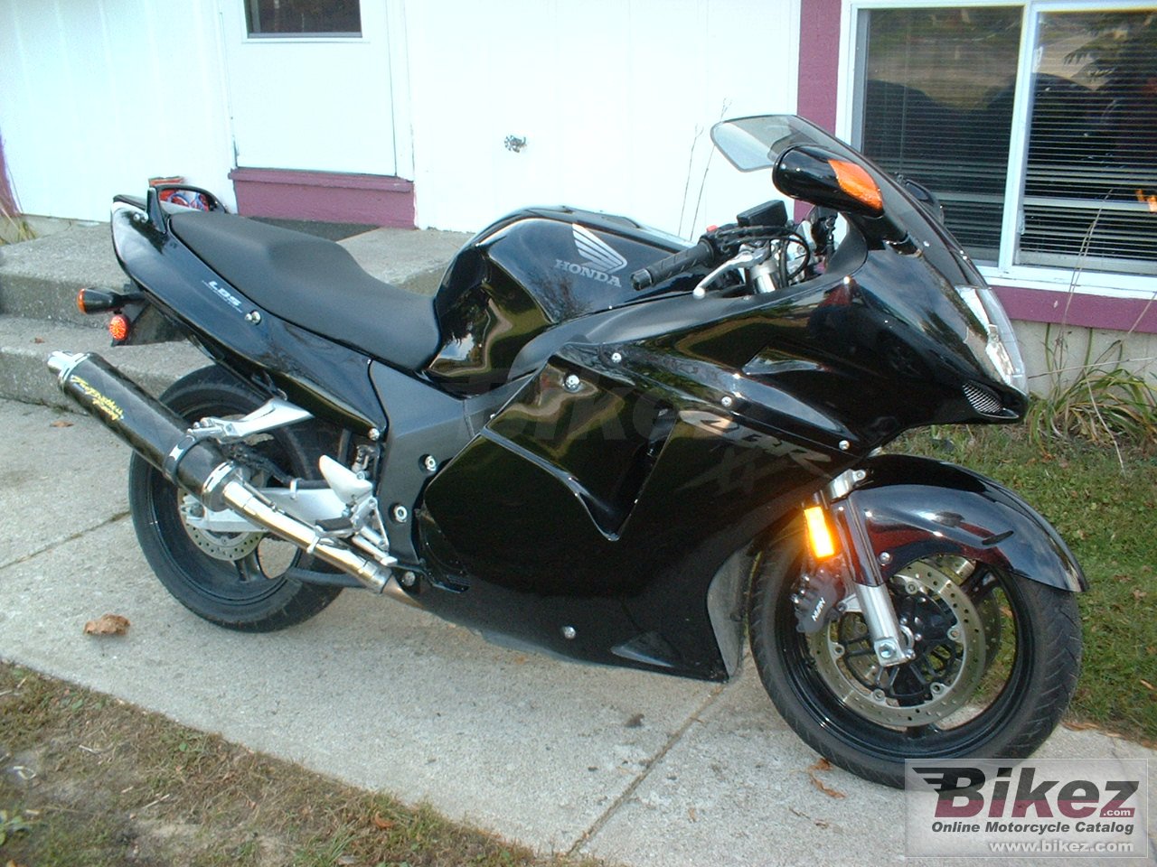Big per Blackbird cbr 1100 xx super blackbird picture and wallpaper from Bikez.com